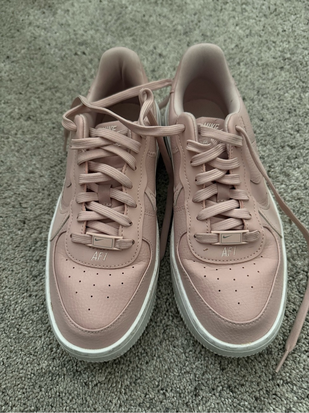 Nike Women's Low-Top Sneakers in Blush Pink and White